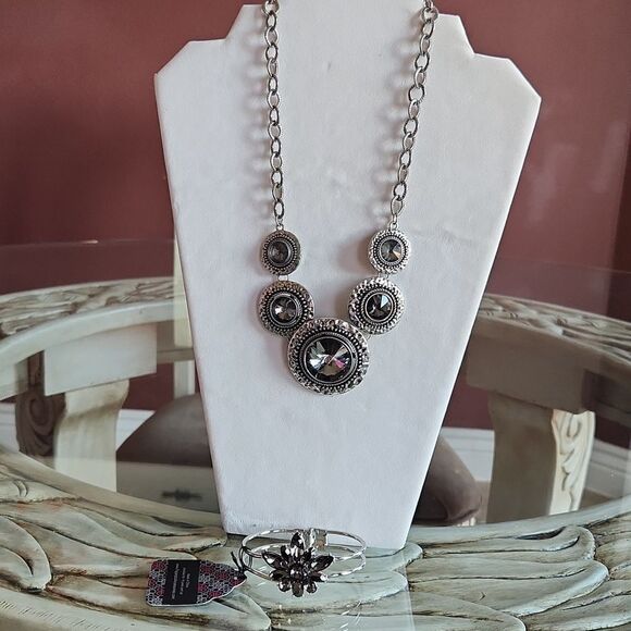 Paparazzi Silver and Black Jewelry Bundle - Picture 1 of 5